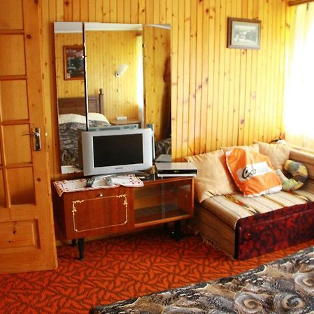 У Андрія Hotel Jaremtsje Buitenkant foto