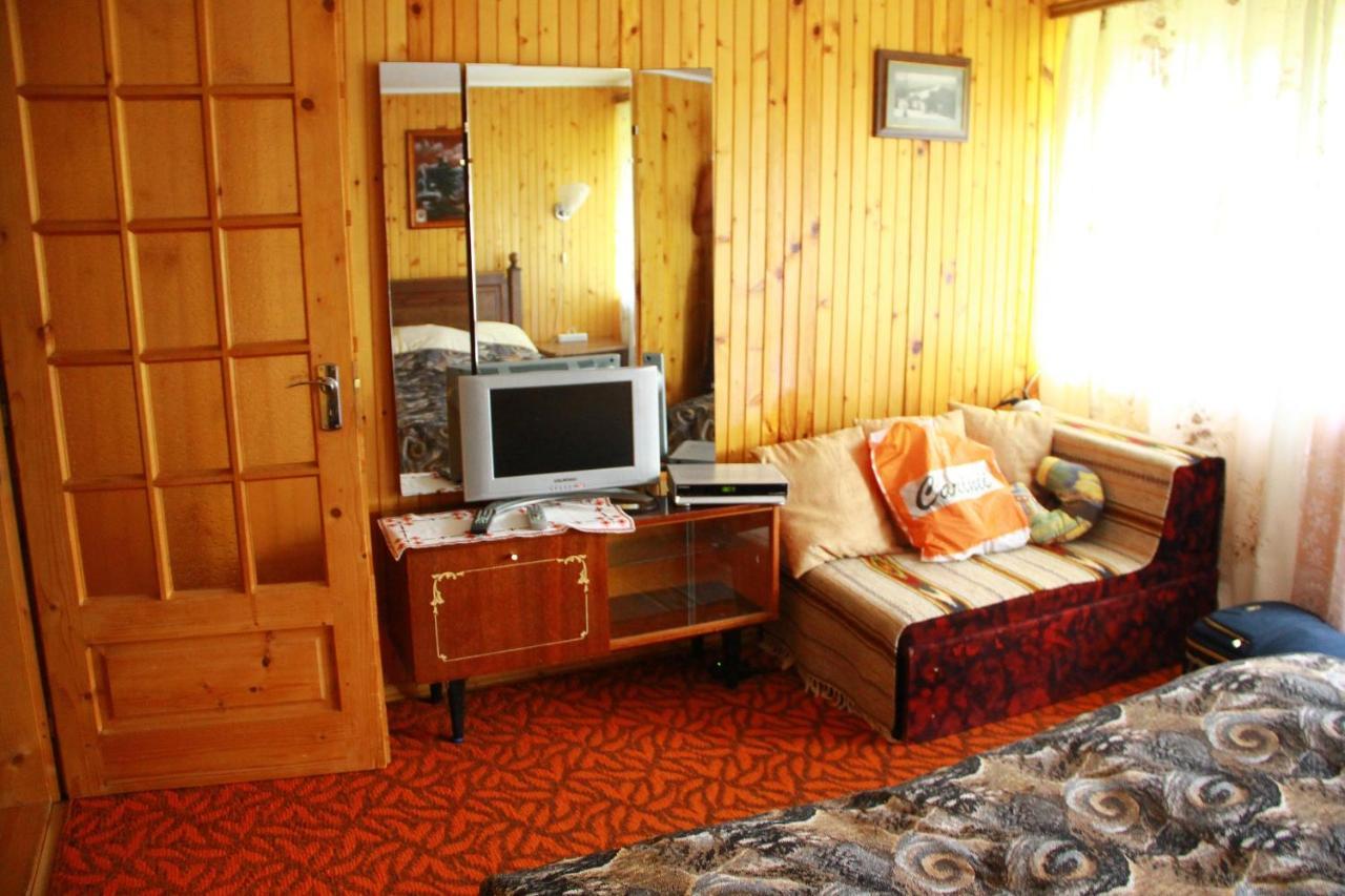 У Андрія Hotel Jaremtsje Buitenkant foto