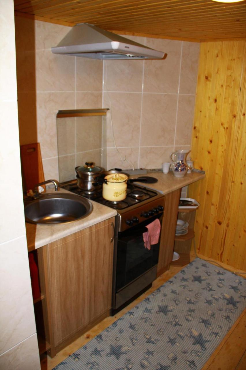 У Андрія Hotel Jaremtsje Buitenkant foto